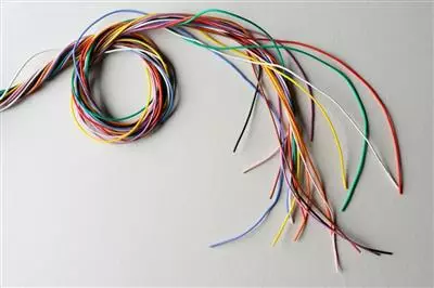Traitement au plasma et marquage des câbles électriques